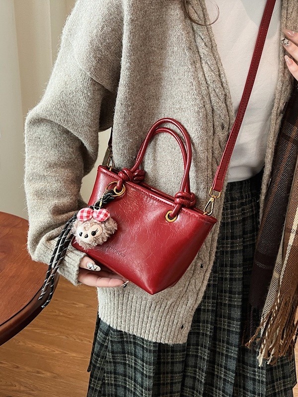 Bucket bag, PU δέρμα, αστικός μινιμαλισμός, μαγνητικό κλείσιμο, εσωτερική τσέπη με φερμουάρ