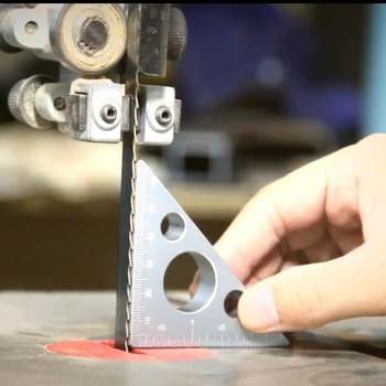 Дърводелски триъгълник с висомер, алуминиева сплав, прав ъгъл, метрично/имперско измерване, прецизност 1 мм — XYT