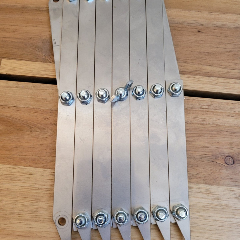 Găsitor de centru cu 3 puncte, dispozitiv portabil de măsură a distanței — oțel cu carbon, greutate 130 g, precizie 1, stil modern minimalist