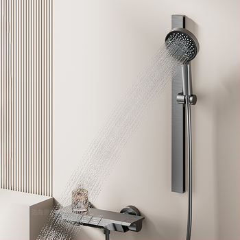 Vonios maišytuvas ir dušo komplektas su kvadratine dušo galvute, iš space aluminum, anodizuotas paviršius ir pastovios temperatūros funkcija.