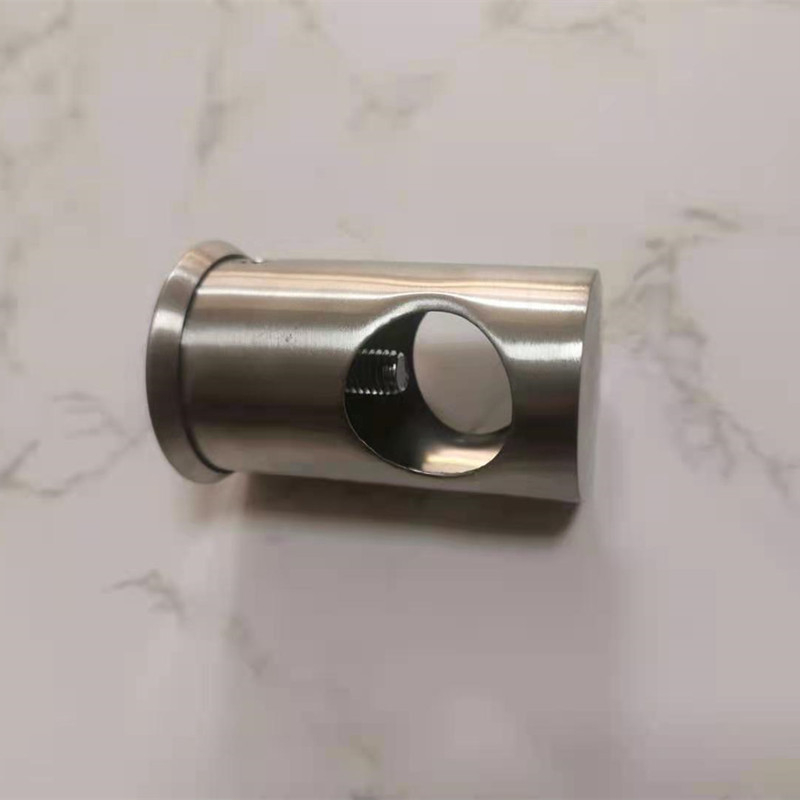 Nerūdijančio plieno dušo sėdynė su slydimo gaubtu ir kėlimo strypo baze