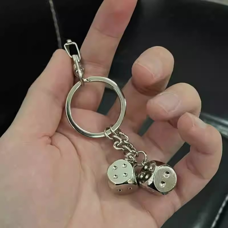 Breloc pentru chei cu zar din aliaj, stil Ins, ornament pentru geantă, origine Shantou, primăvara 2025