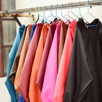 Ujjú kötény PU bőrből, vízálló, modern minimalist stílus, egyszínű minta