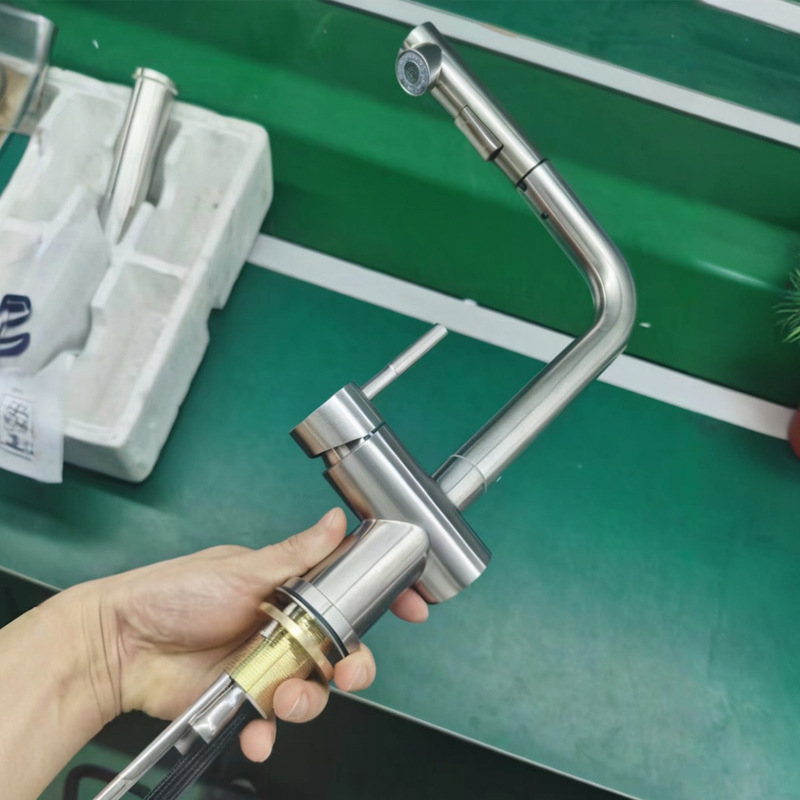 Ištraukiamas virtuvės čiaupas, 304 nerūdijančio plieno, 4 kryptų funkcija, keramikinis vožtuvas, 10 mm įėjimas/išėjimas