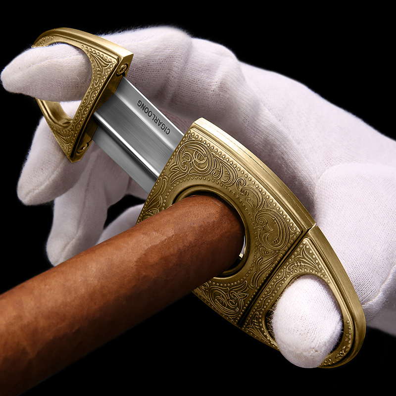 Cigarešu griezējs no nerūsējoša tērauda, gravēts dizains, ar V formas atveri, pārnēsājams un izturīgs, modelis CL-J06