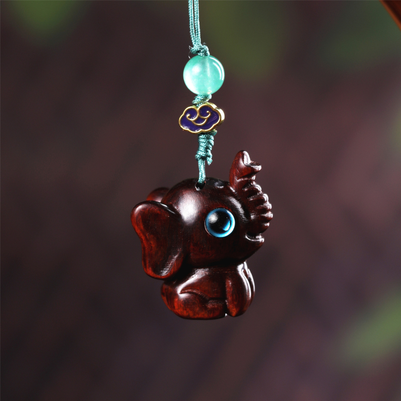 Pandantiv din lemn pentru telefon, cu elefant — sculptură manuală, decor