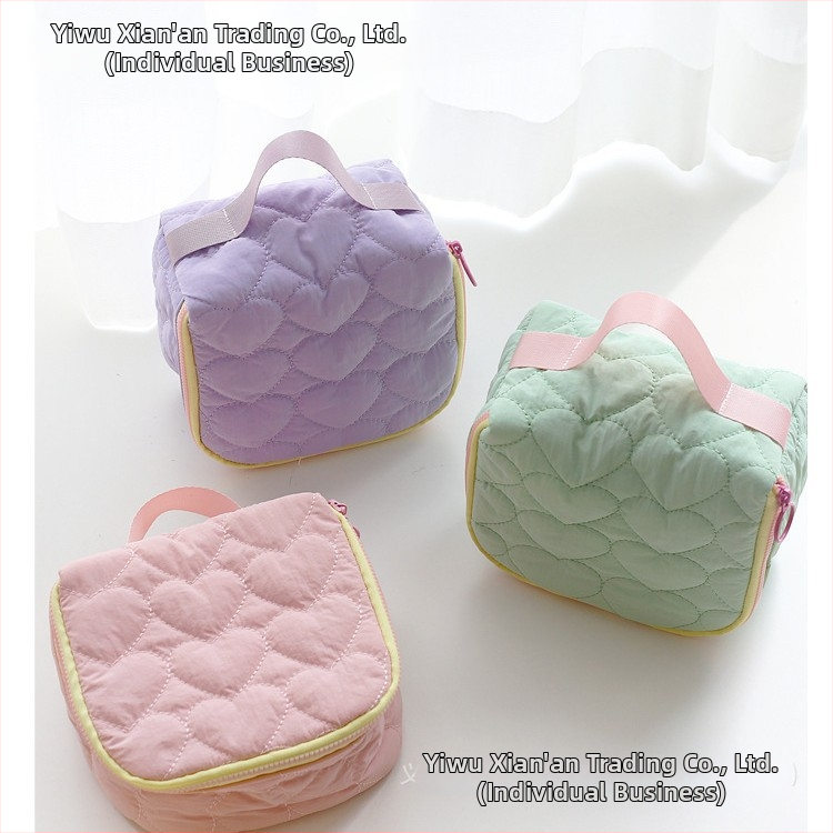 Козметична чанта, полиестер, печатано лого, модерен минималистичен стил, преносим туристически несесер