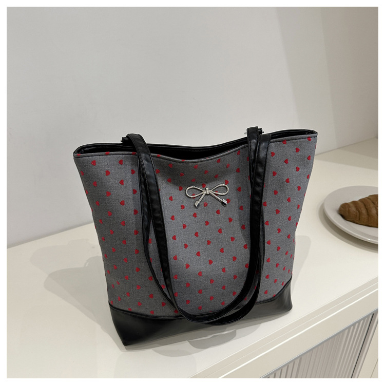 Női PU crossbody táska, városi minimalist stílus, vízszintes négyzet alakú forma, cipzáras zárás, belső cipzáras zseb
