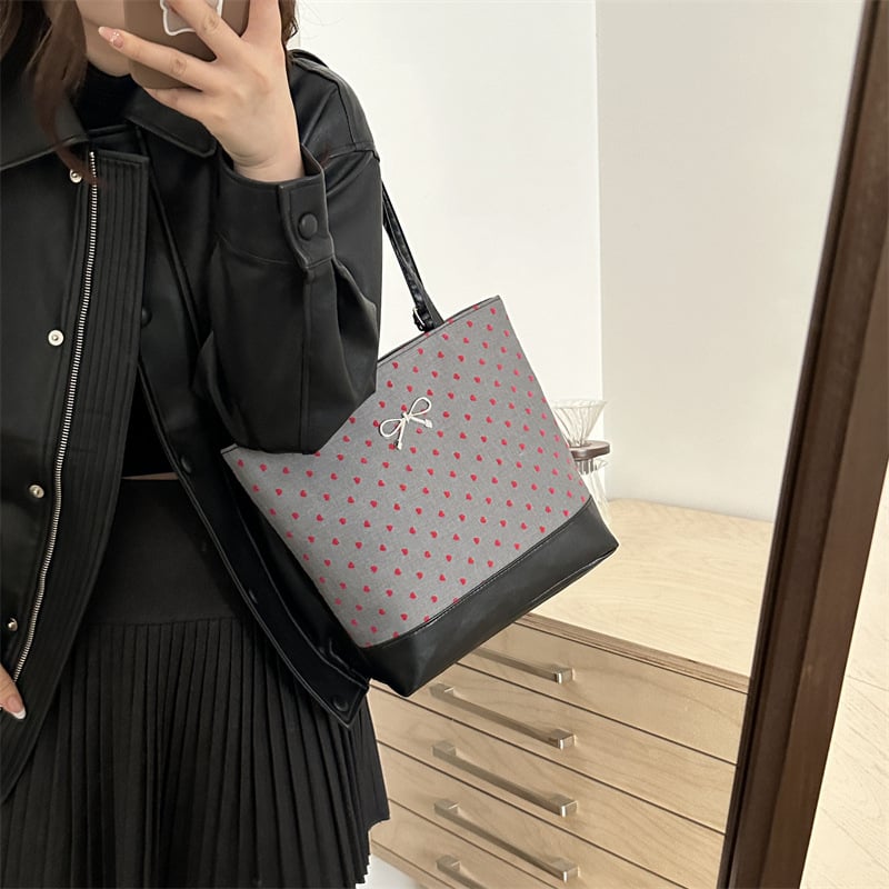 Női PU crossbody táska, városi minimalist stílus, vízszintes négyzet alakú forma, cipzáras zárás, belső cipzáras zseb