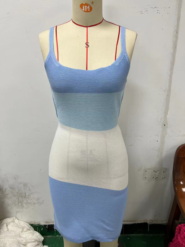 Rochie de damă cu bretele sling, lungime midi, siluetă pencil, model tricotat cu contrast, talie înaltă