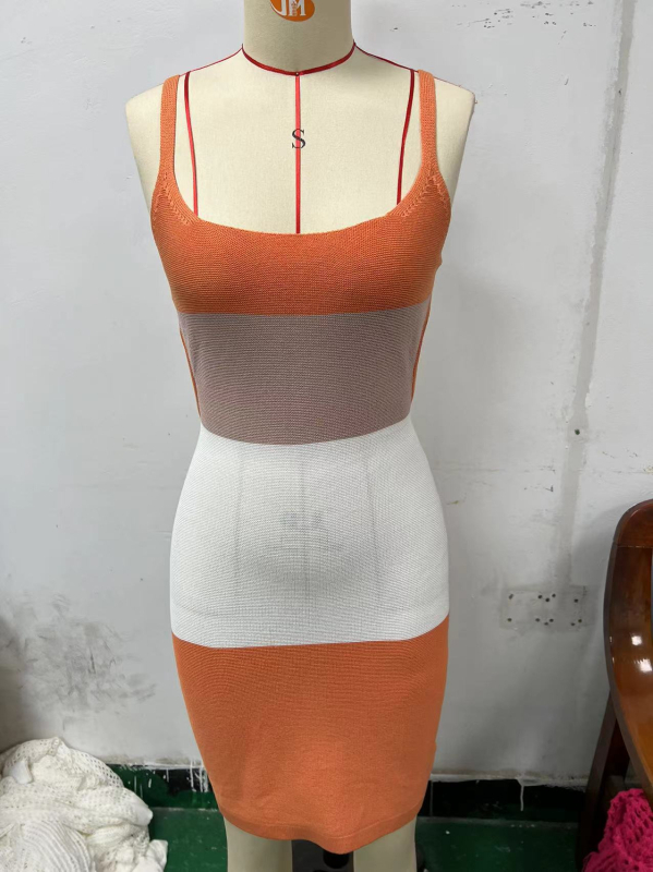 Rochie de damă cu bretele sling, lungime midi, siluetă pencil, model tricotat cu contrast, talie înaltă