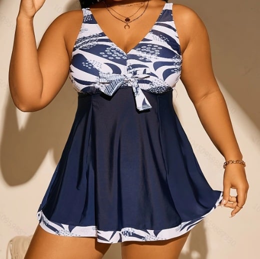 Női tankini fürdőruha – hát nélküli, ujj nélküli kivitel, melltartó párnákkal és acélos támasz nélküli, poliészter anyag és bélés