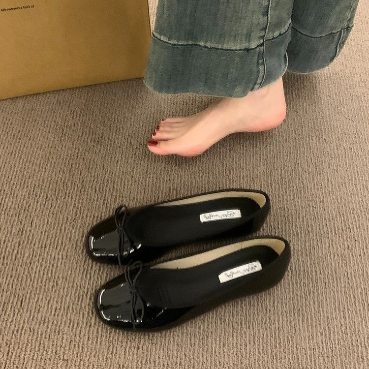 Moterų balerinos su kaspinu, apvalus priekis, PU viršus, slip-on, gumos padas