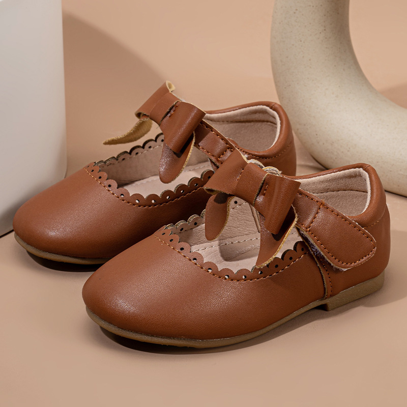 Lányoknak szóló bőrcipő – Velcro zárás, puha talp, brit stílus, hercegnő dizájn