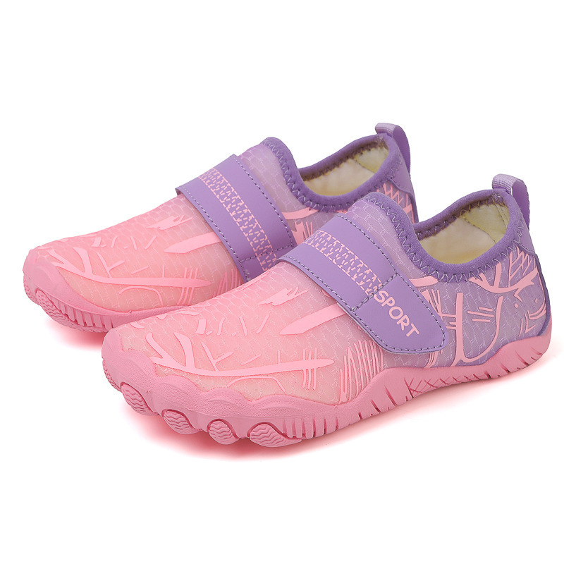 Vaikų bateliai šokinėjimui virve (Velcro užsegimas; vidutinio aukščio viršus; viršus: oro sluoksnis + sintetinė oda; vidpadis EVA; padas priešslydintis)