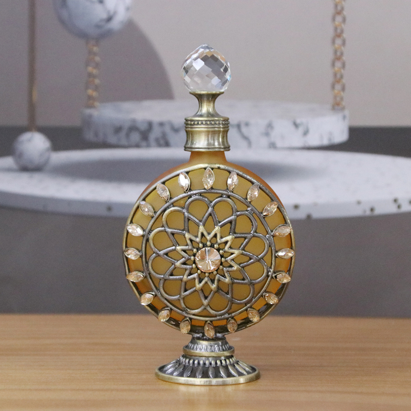 Стъклена празна бутилка за парфюм със електроплатинг инкрустирана украса, персонализируема опаковка за козметика (Материал: стъкло; Техника: електроплатинг; Персонализируемо: Да; Опаковка: козметично опаковане; Толеранс: ±0,5 ml)