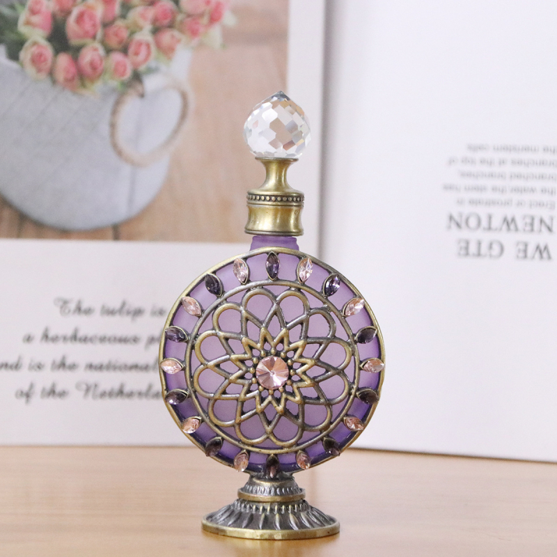 Стъклена празна бутилка за парфюм със електроплатинг инкрустирана украса, персонализируема опаковка за козметика (Материал: стъкло; Техника: електроплатинг; Персонализируемо: Да; Опаковка: козметично опаковане; Толеранс: ±0,5 ml)