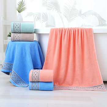 Jacquard vonios rankšluostis, 100% medvilnė, siūlas 32s/14s, svoris 200 g/m² arba daugiau