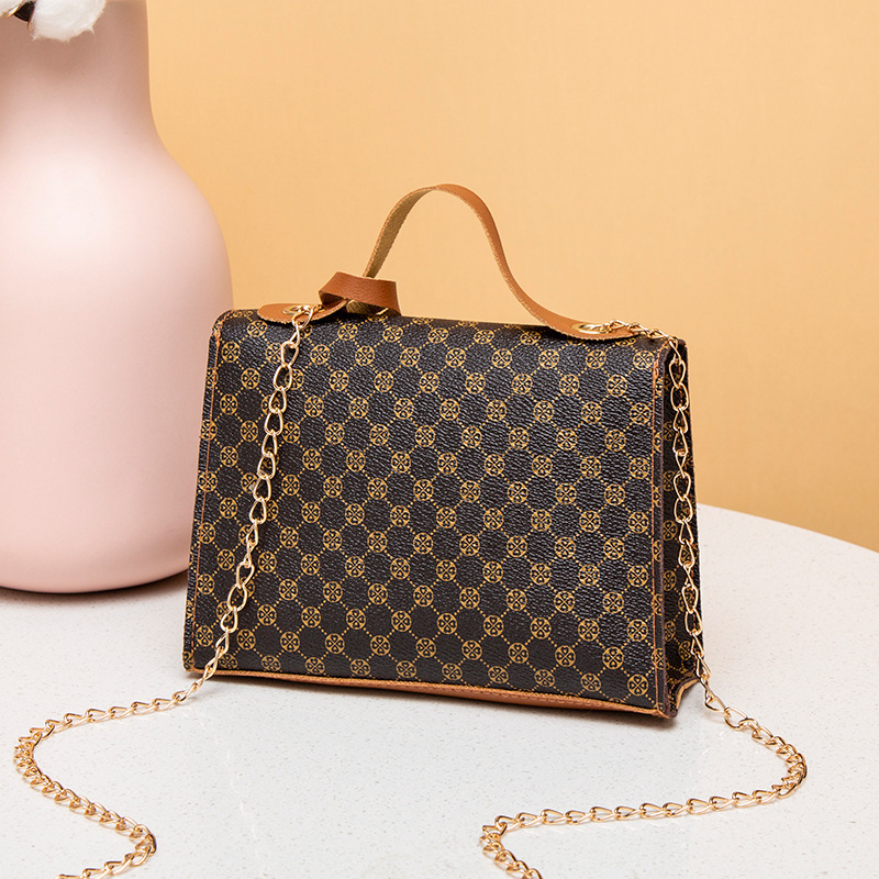 Geantă crossbody pătrată cu ciucuri în formă de coroană, PU, stil stradal, formă orizontală pătrată, închidere tip capac, geantă cu capac