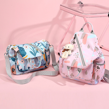 Πολυλειτουργική τσάντα μαμάς από νάιλον με φλοράλ σχέδιο, διαπνέουσα επένδυση από πολυεστέρα, καμπύλη ιμάντας ώμου