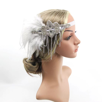 Γυναικείος κεφαλόδεσμος με φούντες, στρας και φτερά — από πλαστικό/ρητίνη, καρό σχέδιο, γεωμετρικό στυλ