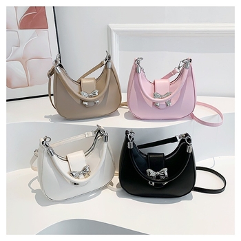 Τσάντα PU υπό μασχάλη, σε σχήμα μισοφέγγαρου, κλείσιμο με φερμουάρ, πολυεστερική επένδυση, μονή ιμάντας