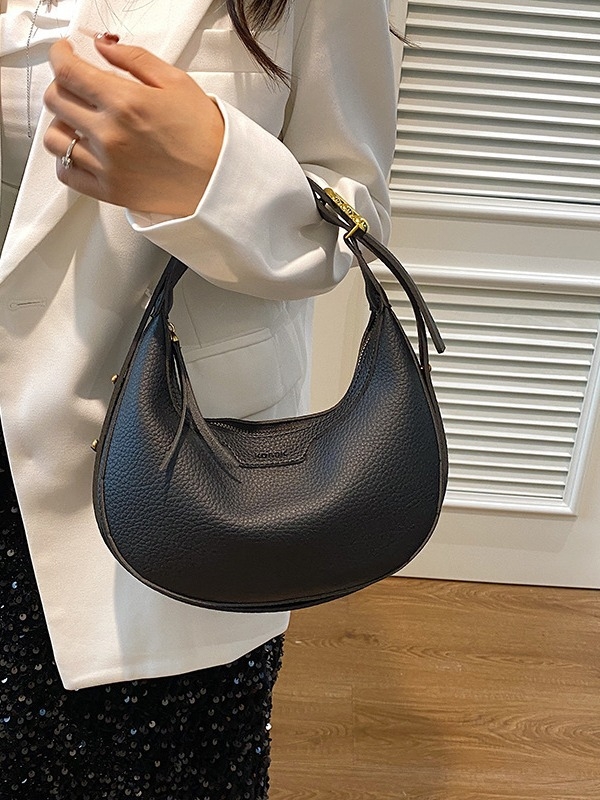 Félhold alakú crossbody táska, városi minimalizmus, PU bőr, cipzár, ID zseb