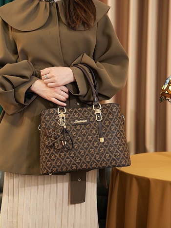 Daiziya Дамска чанта – PVC, с голям капацитет, хоризонтално квадратна форма, цип за отваряне, междинен слой, вътрешни джобове (джоб с цип, джоб за телефон, джоб за лаптоп)