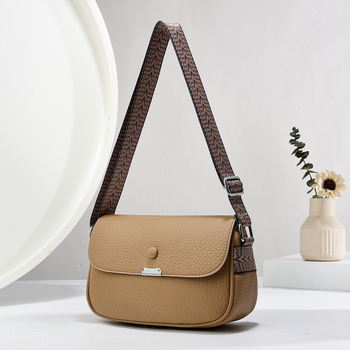 2024-es új kis négyszögletű crossbody táska nőknek, PU bőr, világos szín