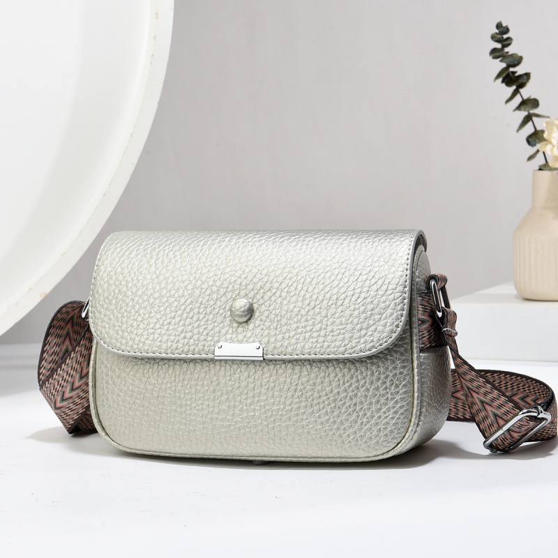 2024-es új kis négyszögletű crossbody táska nőknek, PU bőr, világos szín