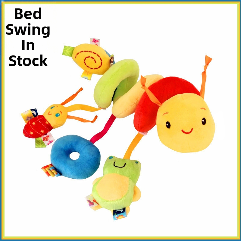 Pliušinis kūdikio lovytėje kabinamas žaislas su etiketėmis, 0–3 metų – lavina pojūčius, regą ir rankų–akių koordinaciją