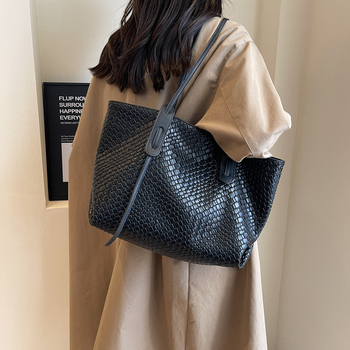 Чанта за рамо Tote, PU материал, форма на пазарска чанта, цип за отваряне, вътрешен джоб с цип и джоб за телефон, подплата от полиестер