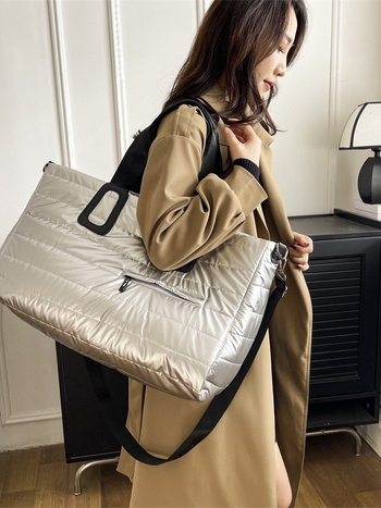 Дамска Tote чанта в уличен стил, найлон, хоризонтално квадратна форма, цип, джоб за мобилен телефон и лична карта