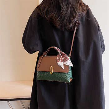 Τσάντα στον ώμο σε street-trend στυλ, PU υλικό, τετράγωνη τσάντα, σχήματος κουβά με καπάκι ανοίγματος, μονή λουρί