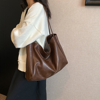 Дамска чанта през рамо и tote, PU, синтетична подплата, хоризонтално квадратна форма, магнитно закопчаване, мек корпус, голям капацитет, двойни презрамки, Fall 2023 колекция