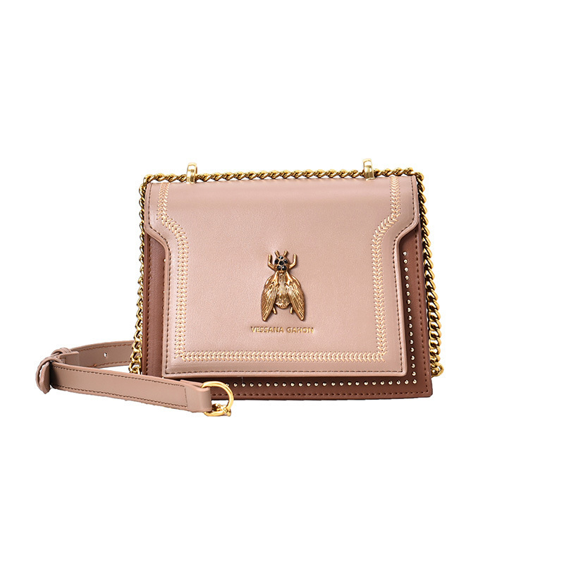 Crossbody négyzet alakú táska méh motívummal, PU bőr, mágneses zár