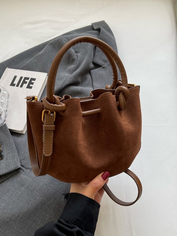 Geantă crossbody din PU mat, șnur de închidere și design plisat, formă cilindrică