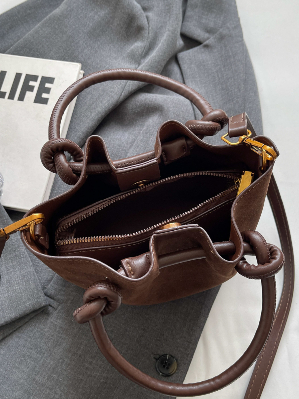 Geantă crossbody din PU mat, șnur de închidere și design plisat, formă cilindrică