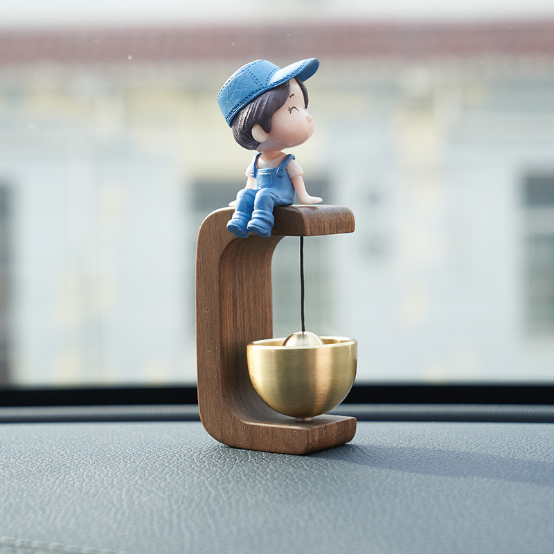 Stolni ukras od bukovine — Clumsy, slatka karikatura lutka, moderni minimalistički stil, kućna dekoracija, dar za useljenje