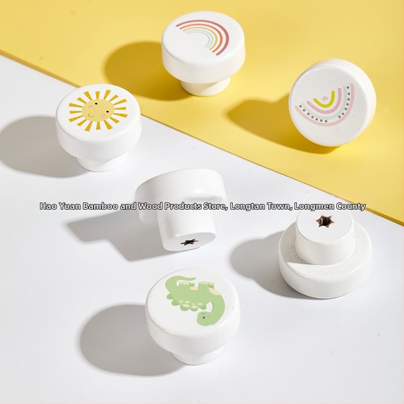 Koka atvilktnes poga, apaļas formas, nordiskā stila, bērnu mēbelēm, modelis 5521, virsma ar krāsainu druku