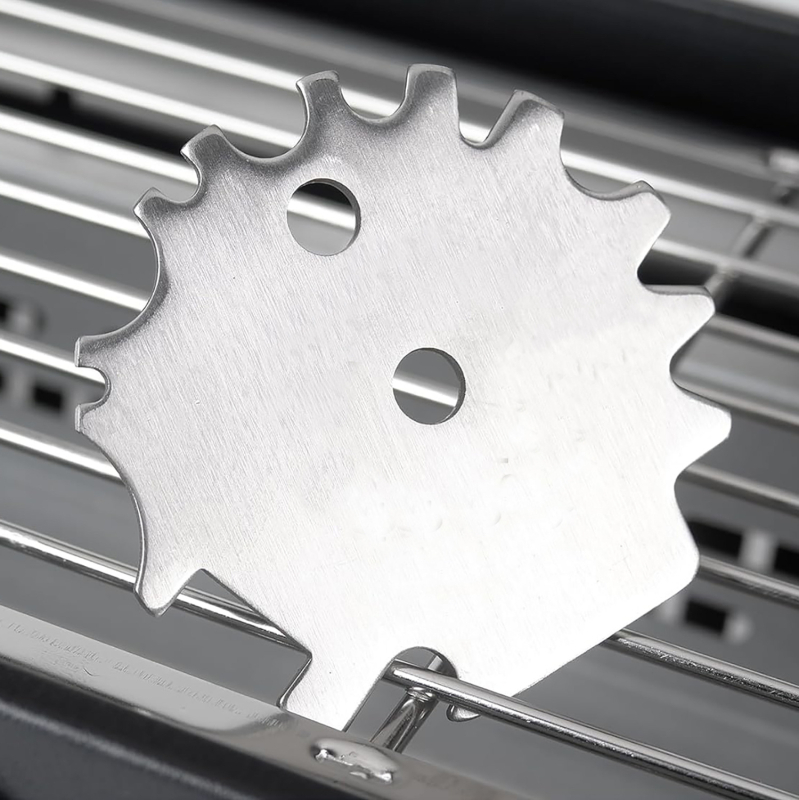 Nerūsējošā tērauda grila skrāpis ar nerūsējoša tērauda sariem un rokturi, kastē 100 gab.