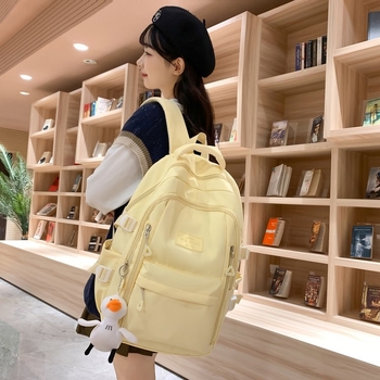 Σακίδιο πλάτης από νάιλον σε στυλ αστικού μινιμαλισμού, με καμπύλο ιμάντα ώμου, για μαθητές γυμνασίου