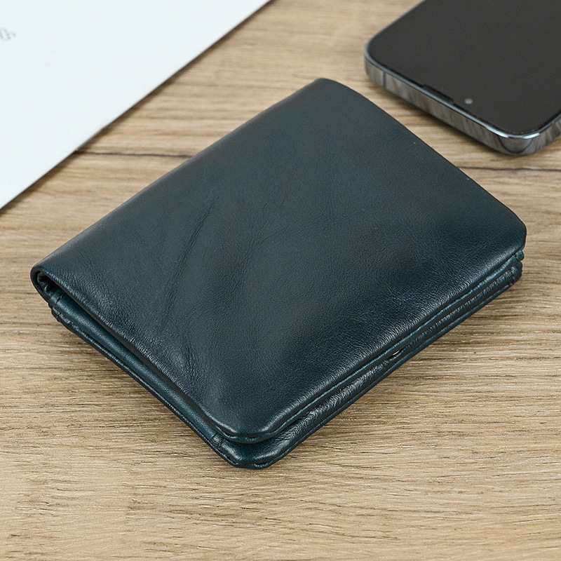 Tikros odos bi-fold piniginė, unisex, su keliomis kortelių kišenėmis ir monetų kišene (viršutinio sluoksnio galvijų odos; medvilnės įdėklas; privatūs ženklai įmanomi; Žiema 2024)