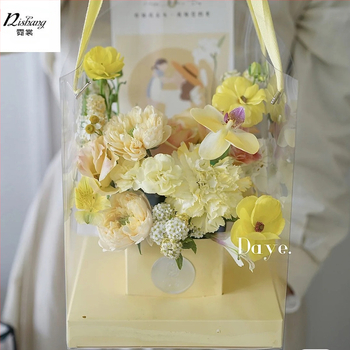 Kvadratinė skaidri PVC puokštės dėžutė su rankena, skirta dovanų ir gėlių įpakavimui, Modelis 07766, PVC + kartonas, 120 vnt dėžėje