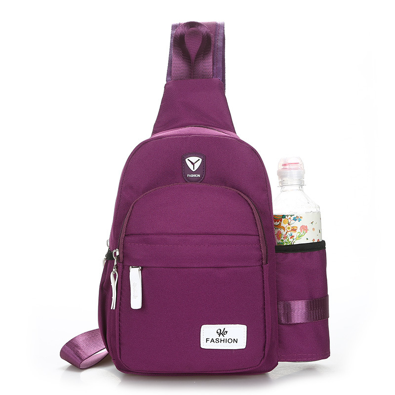 Oxford szövetből készült crossbody táska, kompakt kialakítás cipzárral, poliészter bélés, mindennapi használatra