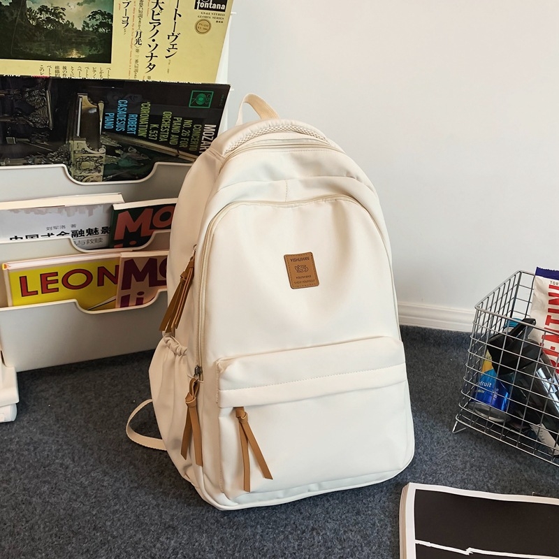 Donelle nejlon hátizsák – 14 hüvelykes laptop-kompatibilitás, párnázott vállpántok, kapacitás 20 L alatt, utcai stílus