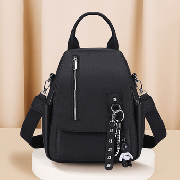 Дамска кожена раница в уличен стил, естествена кожа — първи слой телешка кожа, отваряне с капак, голям капацитет, вътрешно оформление: джоб с цип и джоб за телефон