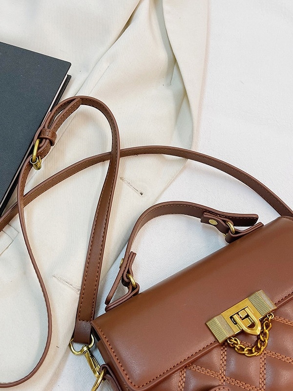 Női táska - utcai stílus, PU anyag (Horizontális négyzet alak; Nyitás: fedél típus; Cipzáras zseb; ID zseb; Belső: poliészter-pamut)