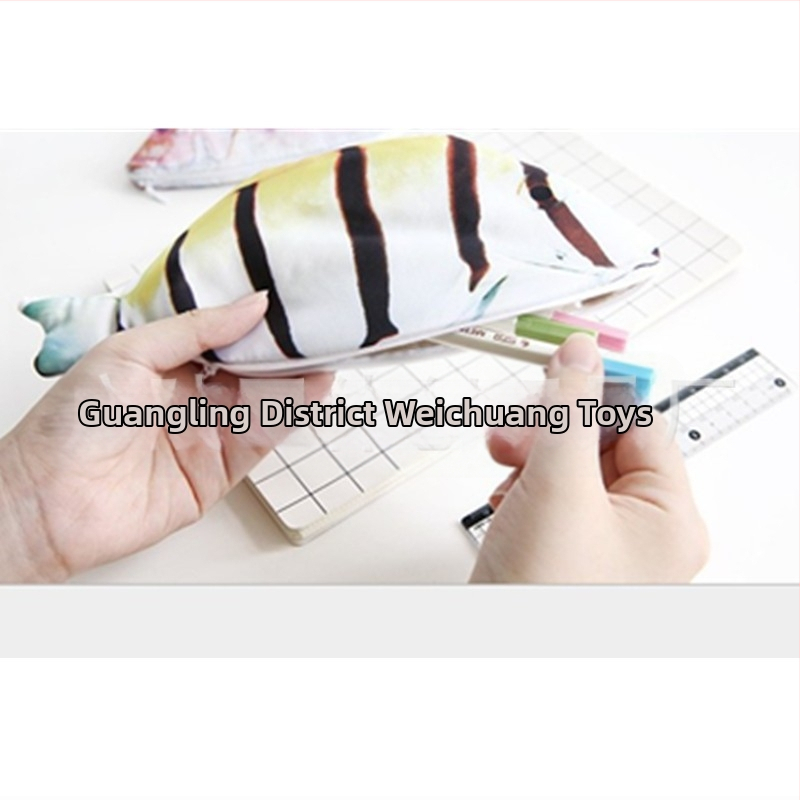 Плюшена чантичка за моливи с форма на риба, персонализирана, къс плюш, пълнеж PP памук, за възраст 14+