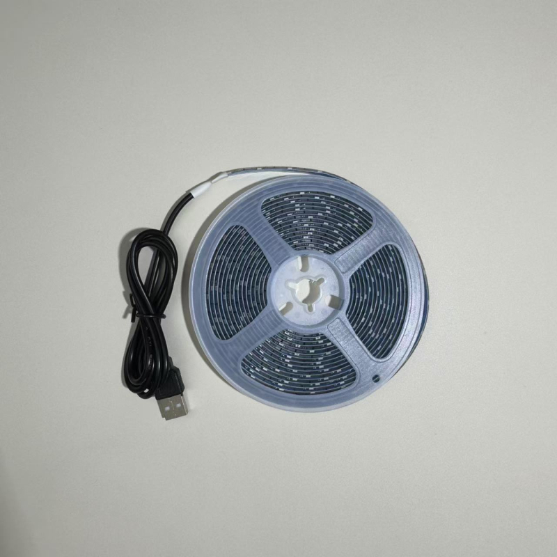 Augalų auginimo LED juosta su 60 × 2835 LED, įvestis 5V, galia 5W, šviesos sklaidos kampas 120°, atspari vandeniui